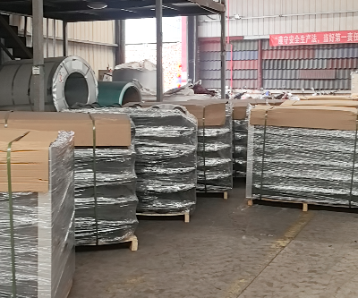 源头工厂实拍：走进四川瓦博建材彩石金属瓦生产基地，见证匠心品质